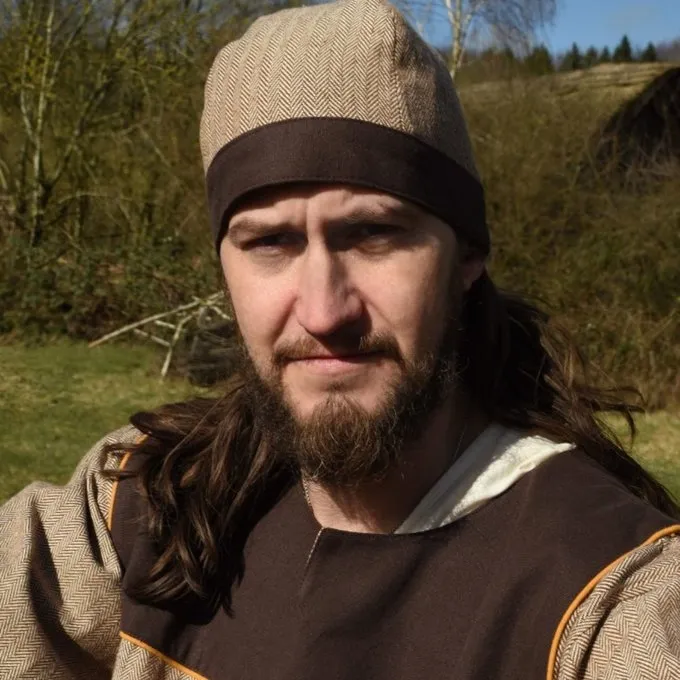 Bonnet Birka Motif à Chevrons, Marron – Image 2